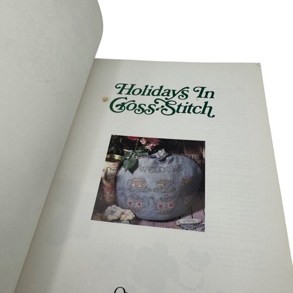 Vanessa-Anns Holidays In Cross-Stitch Book By Oxmoor House 1994 - Picture 2 of 6